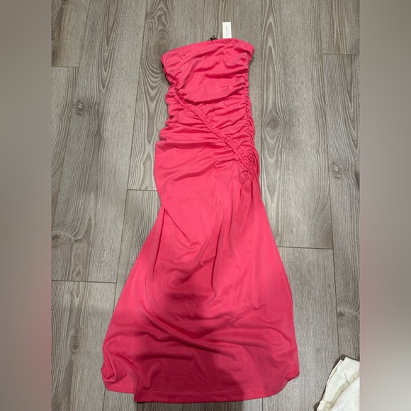 Anthropologie Gabbie Strapless Ruched Tube Dress by Celandine in Raspberry - Picture 3 of 5